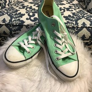 Converse mint size 8 sneakers